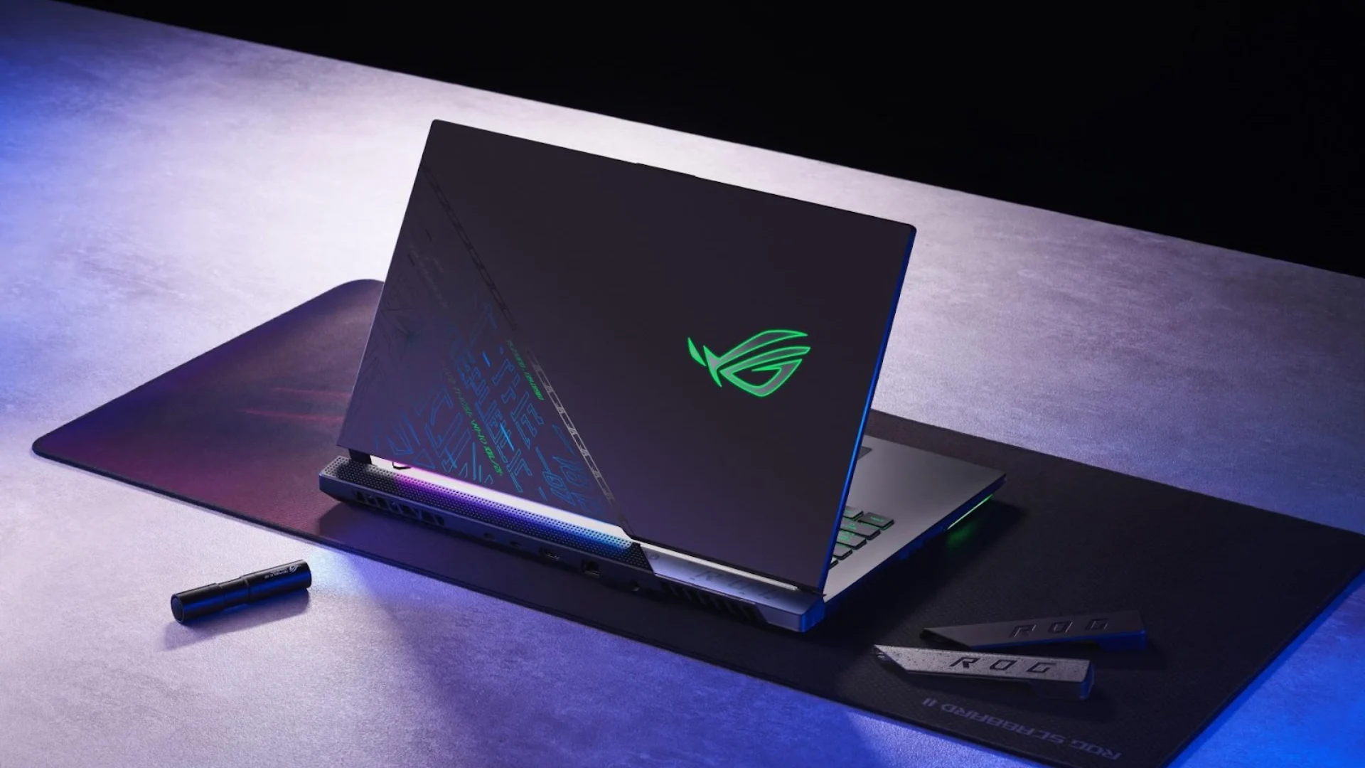 16-asus-rog-strix-scar-gaming-laptop.webp